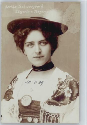 1909 Bertha Schwarzbach Sängerin und Tänzerin im Dirndl Foto AK Trachten