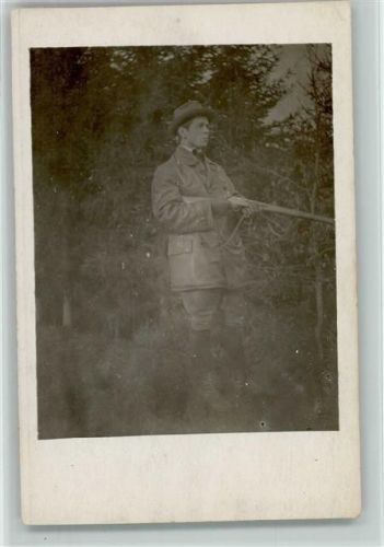 Jäger mit Gewehr im Anschlag Foto ca 1930 AK