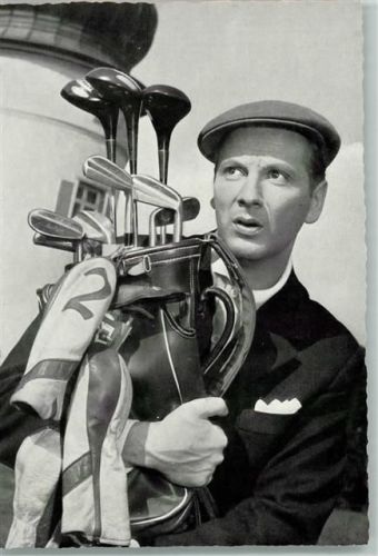 Schauspieler Boy Gobert mit Golftasche