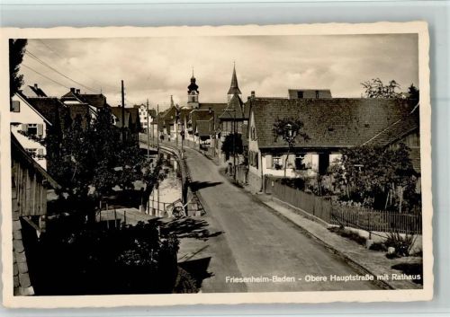 Friesenheim Obere Hauptstraße mit Rathaus