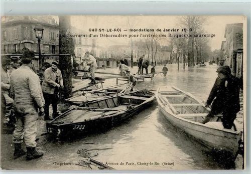 Choisy-le-Roi 1910 Inondations de Janvier Etablissement d'un Débarcadère pour l'arrivée des Barques de sauvetage