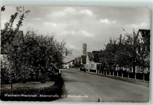 Weinheim Weststadt Ahornstraße mit Markuskirche