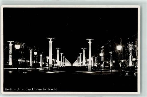 Berlin Mitte 1942 Nachtaufnahme Unter den Linden im Festschmuck WK II