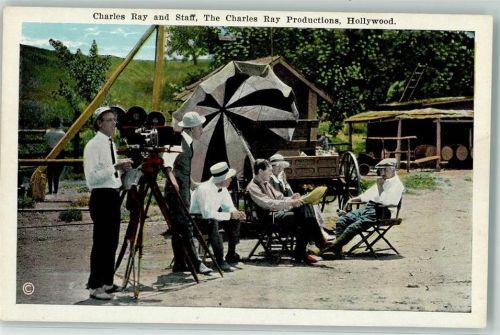 Hollywood Charles Ray mit Mitarbeitern am Filmset California Postcards