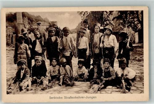 Straßenkehrer -Jungen Motiv Serbien Foto AK