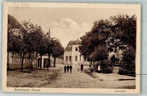 14715 O1831 Schollene - Dorfplatz Denkmal Kinder