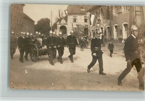 Schliengen Foto AK Feuerwehr-Fest Feuerwehrmänner Spritzenwagen Ort handschriftlich