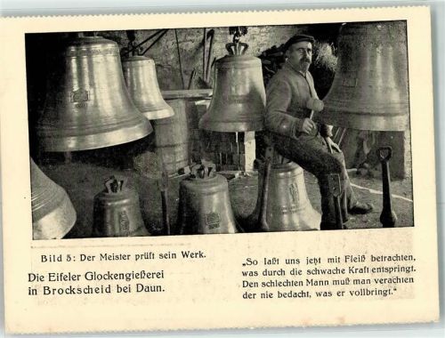 Brockscheid Die Eifeler Glockengießerei Daun Der Meister prüft sein Werk