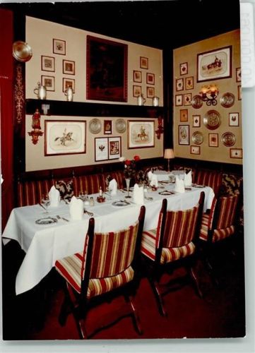Berlin Mitte Gasthaus Schwabenwirt, Esstube mit Eckbank, Pferdebilder