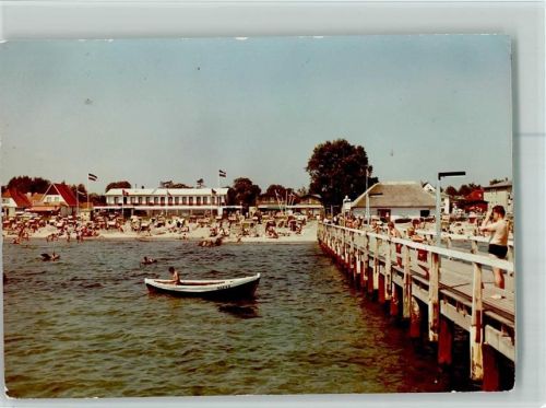 Haffkrug Strand Strandkörbe Seebrücke Boot