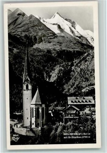Kirche und Friedhof