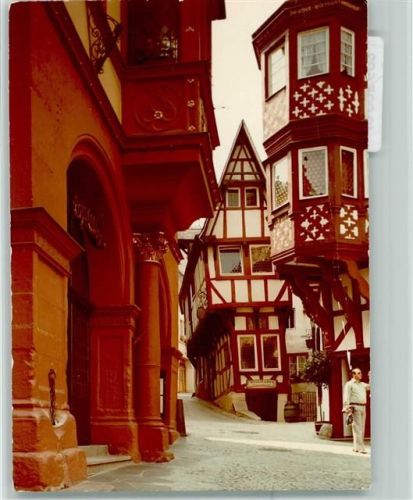 Bernkastel Rathaus mit Pranger Spitzgiebelhaus