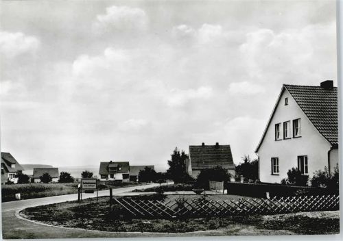 Sattenhausen Haus Zaun Baum Straße