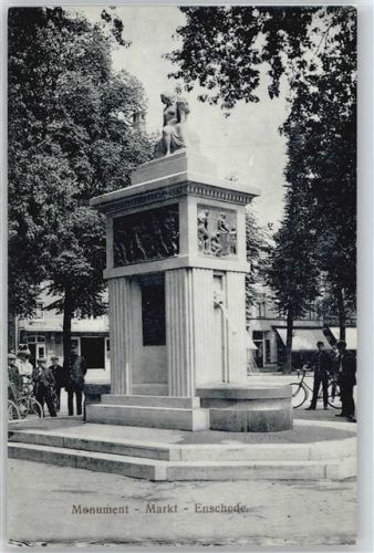 Enschede Denkmal Fußgänger Fahrrad Baum