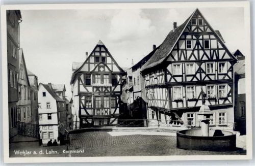 35576 W6330 Wetzlar - Kornmarkt, Brunnen, Fachwerkhaus