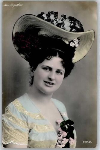 Lajeska, Mia , Hutmode