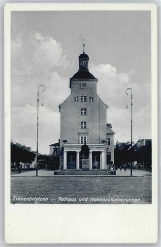 Treuenbrietzen Rathaus, Hohenzollernbrunnen