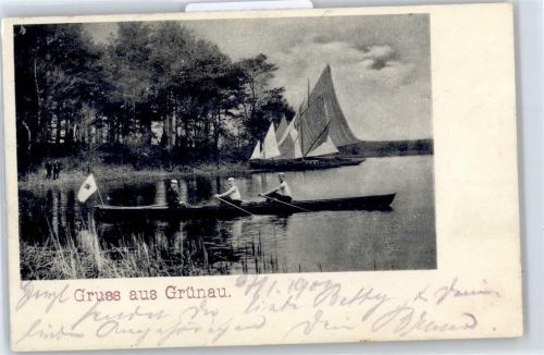Grünau Ruderpartie auf dem See