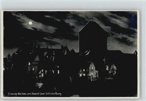 Burg Schloß am Abend