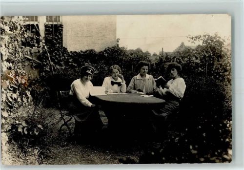 Frauenrunde im Garten 1915 Foto AK
