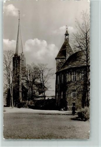Moers Schloß und Kath. Kirche