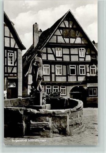 Schlitz Marktplatz Brunnen Fachwerkhaus