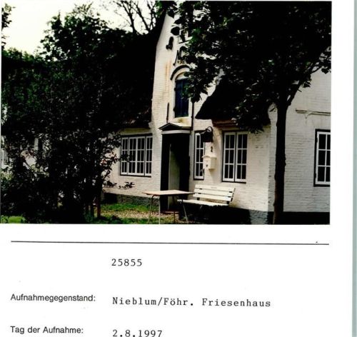 Nieblum Friesenhaus Foto montiert auf Karton