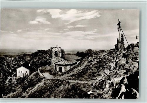 Milseburg Kapelle mit Kreuzgruppe und Schutzhütte