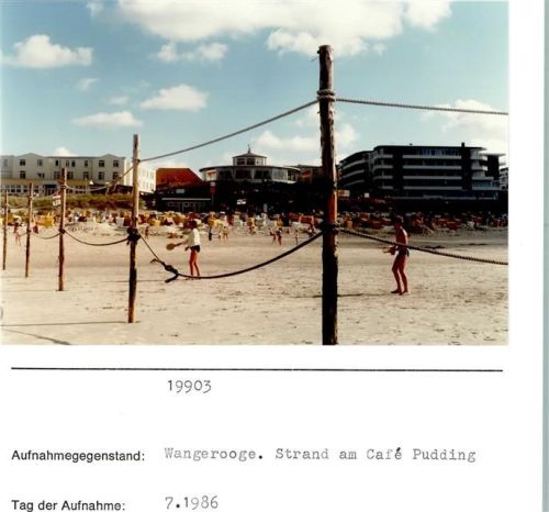Wangerooge Strand am Café Pudding Foto montiert auf Karton