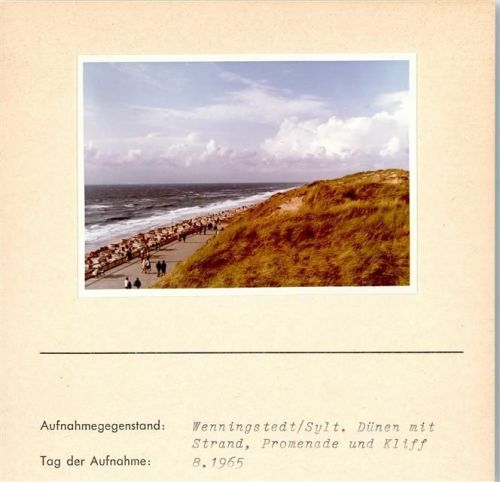 Wenningstedt Dünen mit Strand Promenade und Kliff Foto montiert auf Karton
