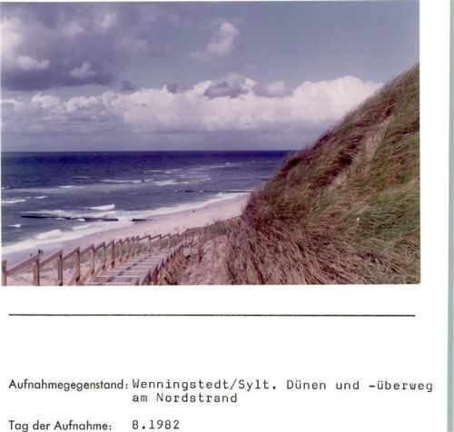 Wenningstedt Dünen und -überweg am Nordstrand Foto montiert auf Karton