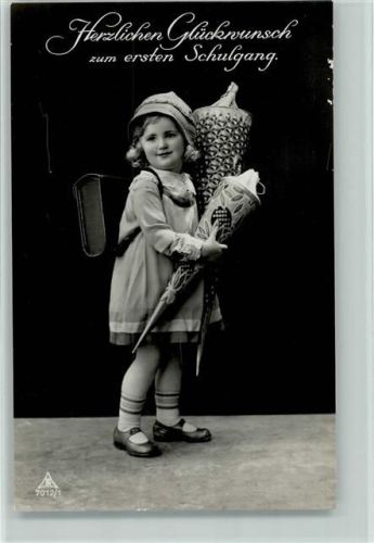 1933 Photochemie Serie 7012-1 - Mädchen mit zwei Schultüten und Ranzen AK