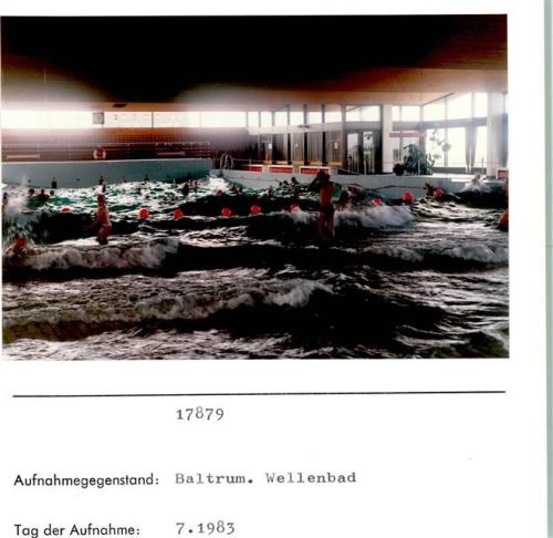Baltrum Wellenbad Innenaufnahme Foto montiert auf Karton