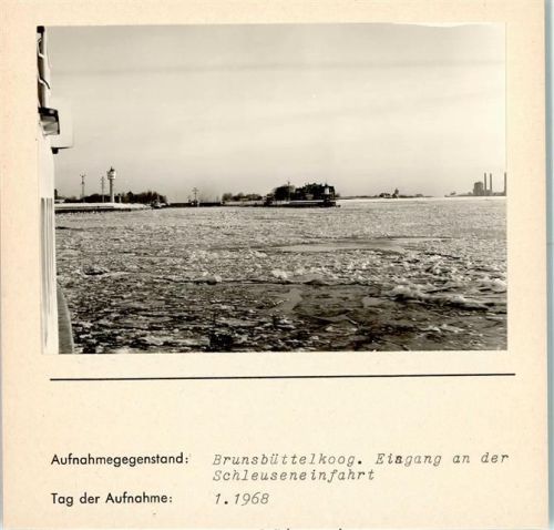Brunsbüttelkoog Eisgang an der Schleuseneinfahrt Fähre Foto montiert auf Karton