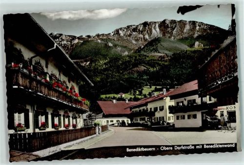Benediktbeuern Obere Dorfstraße mit Benediktenwand