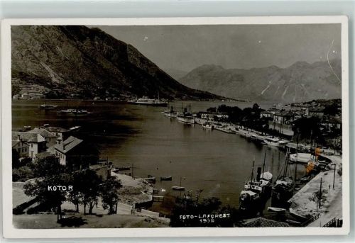 Kotor Hafen Dampfer