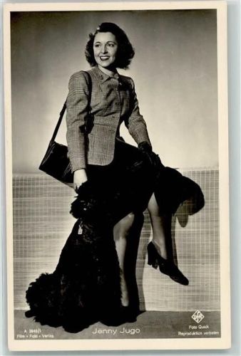 Jenny Jugo mit einem Hund -Filmfoto Verlag