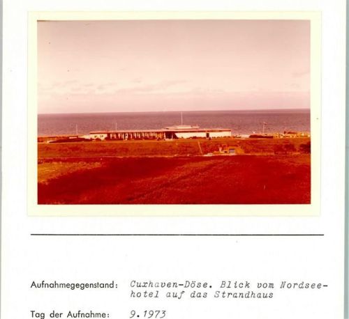 Cuxhaven Cuxhaven Döse Blick vom Nordseehotel auf das Strandhaus Foto montiert auf Karton