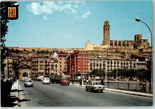 Lleida Entrada Pont sobre el Riu Segre la Seu al fons