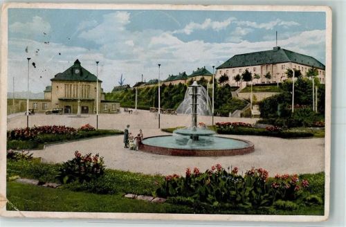 Glauchau Bahnhof mit Oswald Seyfert Brunnen im Park