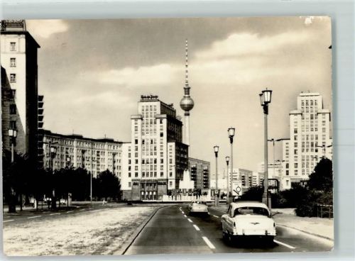 Friedrichshain Blick zum Strausberger Platz mit Fernseh u. UKW Turm der Deutschen Post