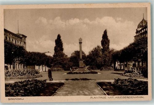 Spandau Plantage Parkanlage Kriegerdenkmal