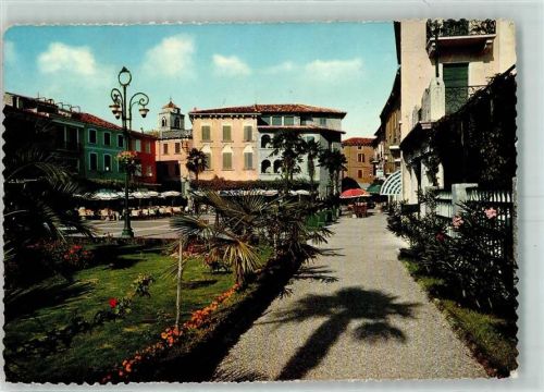 Sirmione Lago di Garda Piazza G. Carducci