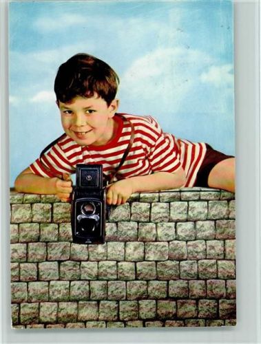 Junge beim Fotografieren, Gute Erhaltung