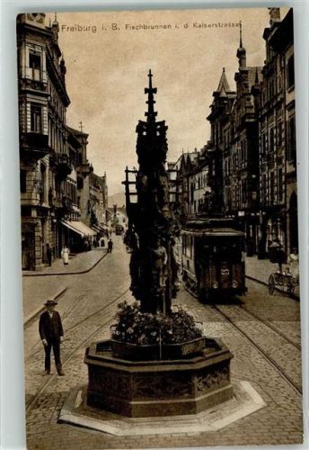 Freiburg Strßenbahn - Fischbrunnen in der Kaiserstraße