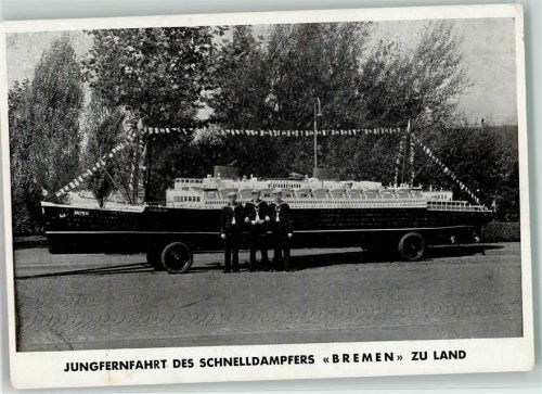 Modellschiff des Schnelldampfers zu Land AK