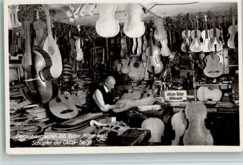 Geigenbauer Reiter in seiner Werkstatt 1956 AK