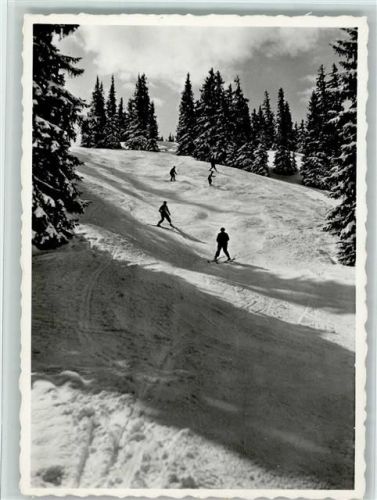 Wildhaus Sportgebiet Obertoggenburg Skiabfahrt Gamserrugg Wildhaus Skifahrer