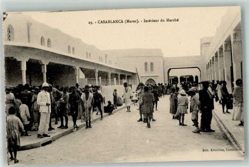 Casablanca Marktplatz Tracht