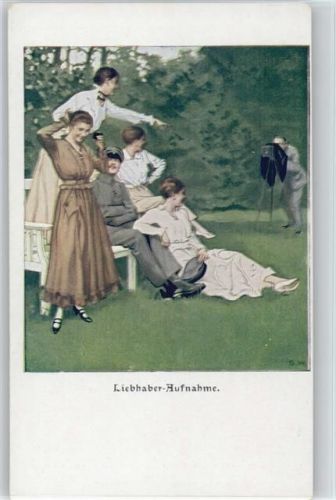 WK I Kriegspostkarten der lustigen Blätter Serie VII Nr. 8 - Fotograf - Frauen mit Soldat auf der Parkbank